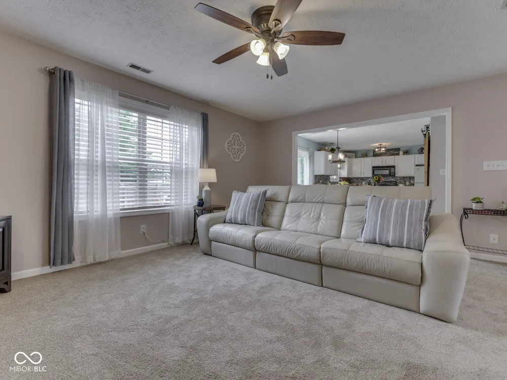 615 Hummingbird Lane Whiteland, IN 46184