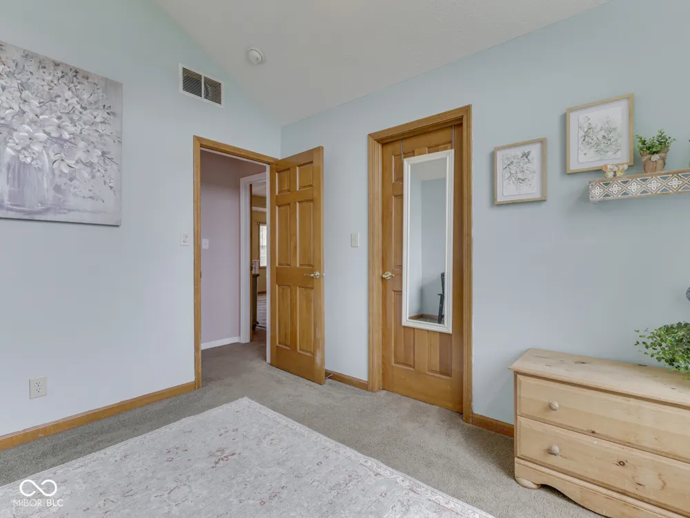 615 Hummingbird Lane Whiteland, IN 46184