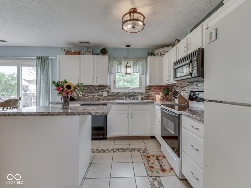 615 Hummingbird Lane Whiteland, IN 46184