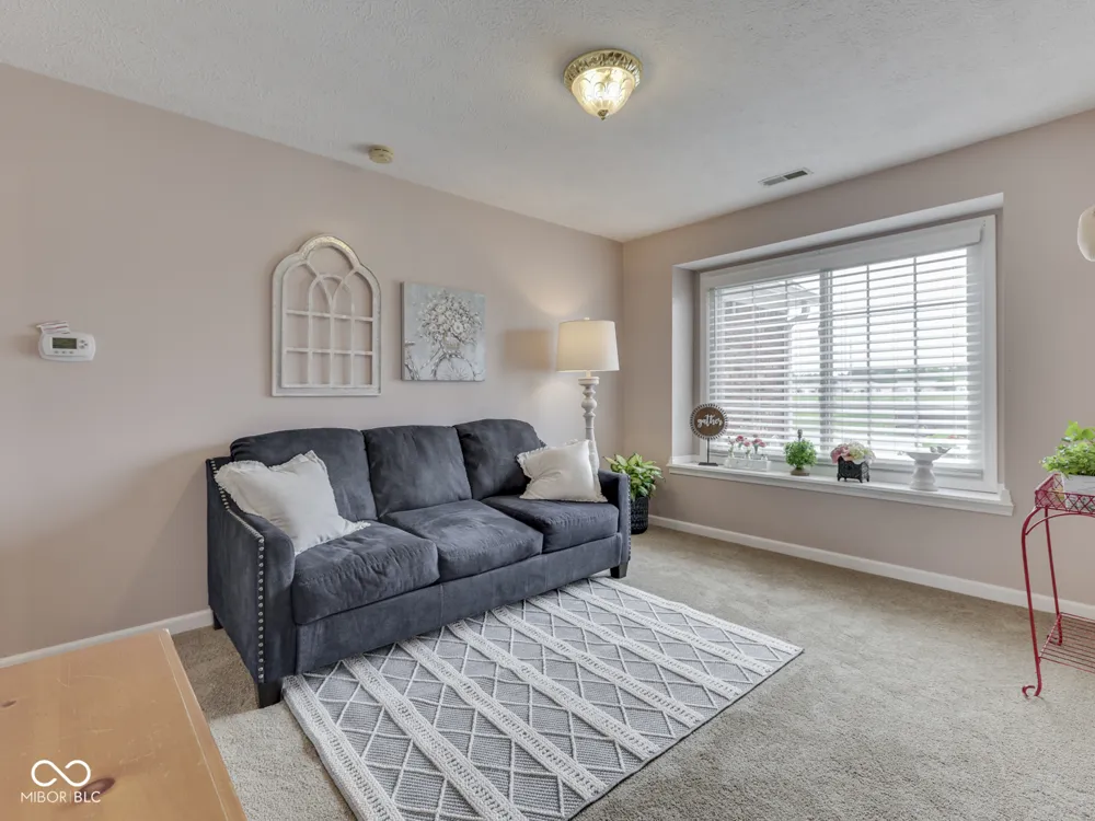 615 Hummingbird Lane Whiteland, IN 46184