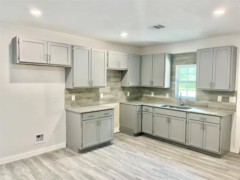 1785 S Byrd Avenue Shepherd, TX 77371