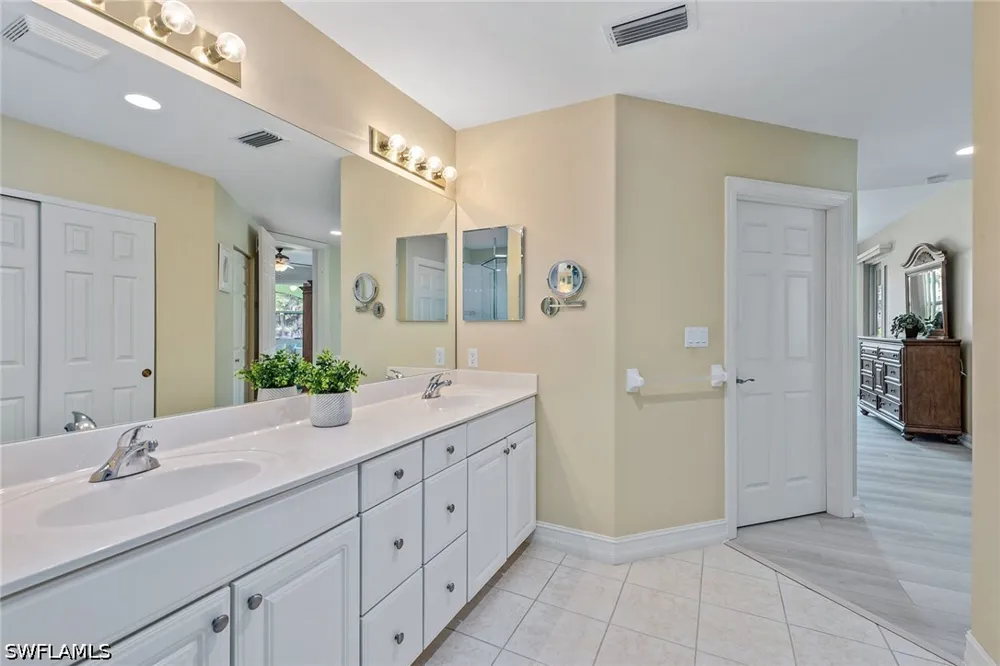 Rialto Way #102 Naples, FL 34114
