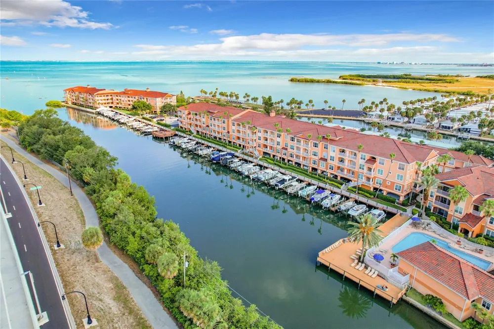 5000 CULBREATH KEY WAY #4-306 Tampa, FL 33611