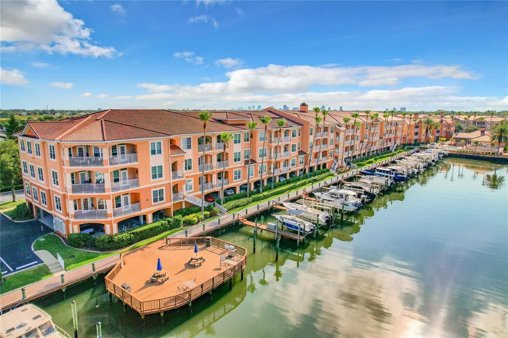 5000 CULBREATH KEY WAY #4-306 Tampa, FL 33611