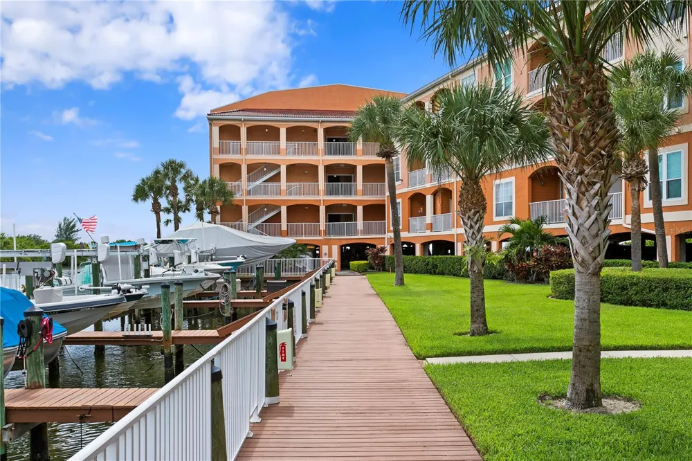 5000 CULBREATH KEY WAY #4-306 Tampa, FL 33611