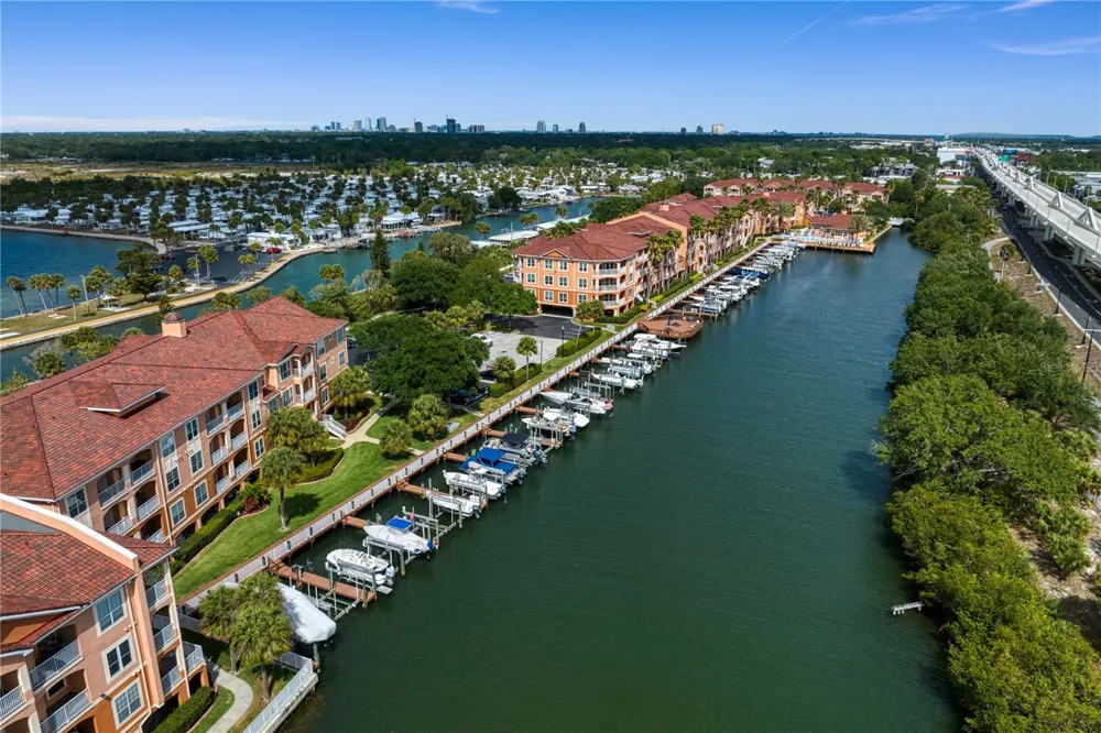 5000 CULBREATH KEY WAY #4-306 Tampa, FL 33611
