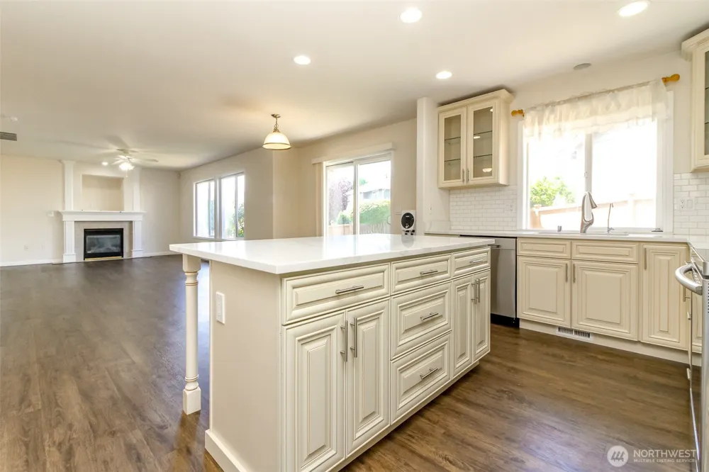 37825 35th Way S Auburn, WA 98001