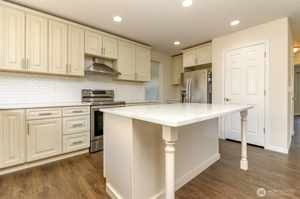 37825 35th Way S Auburn, WA 98001