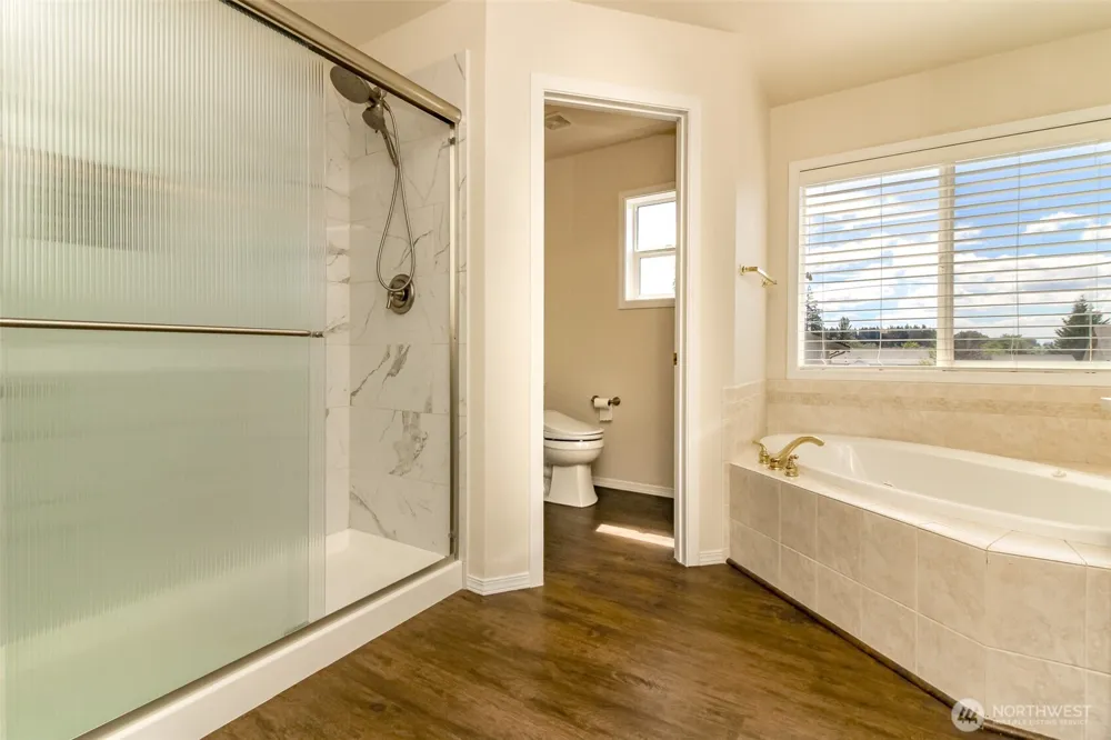 37825 35th Way S Auburn, WA 98001