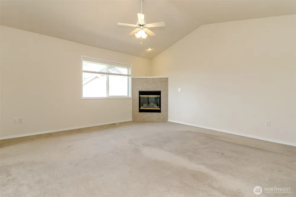 37825 35th Way S Auburn, WA 98001