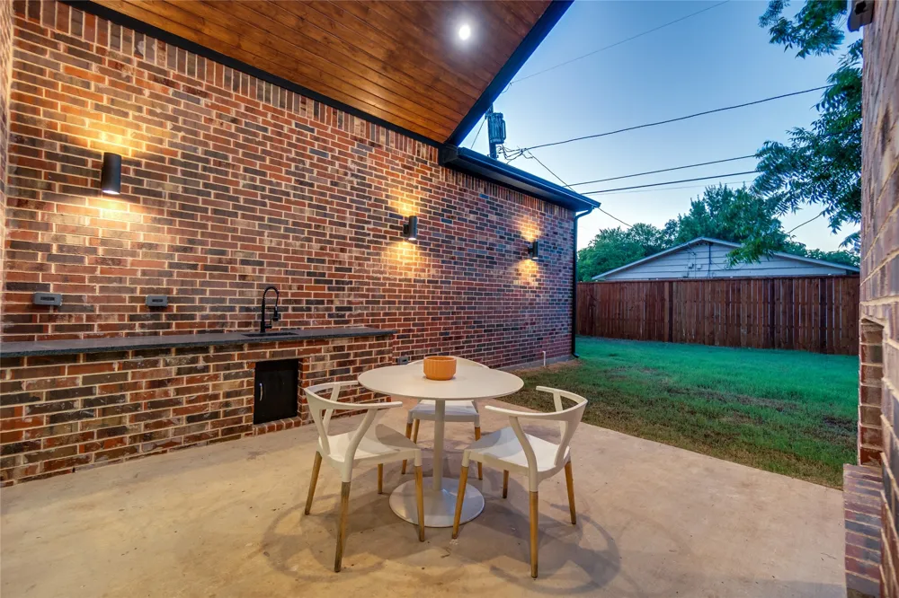 3507 Warick Drive Dallas, TX 75229