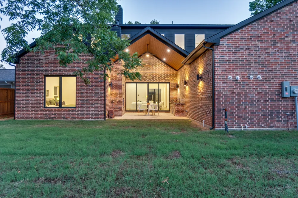 3507 Warick Drive Dallas, TX 75229