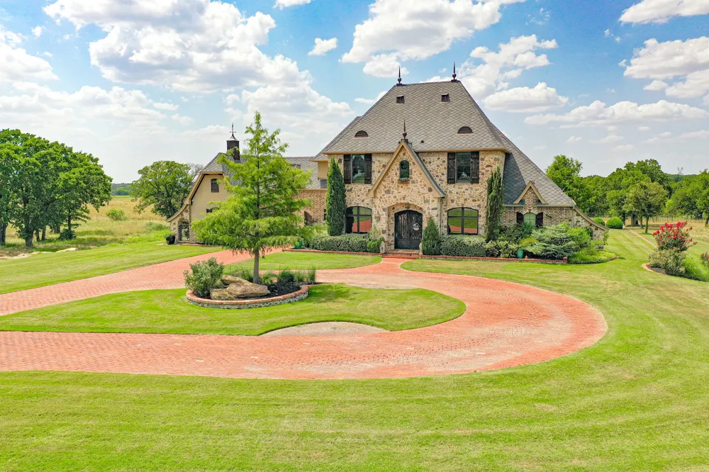 354 Ballpark Way Jacksboro, TX 76458