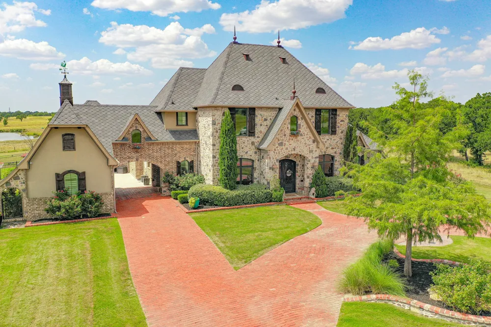 354 Ballpark Way Jacksboro, TX 76458
