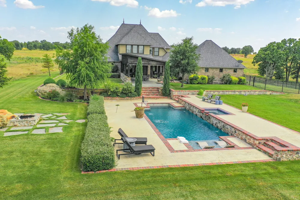 354 Ballpark Way Jacksboro, TX 76458