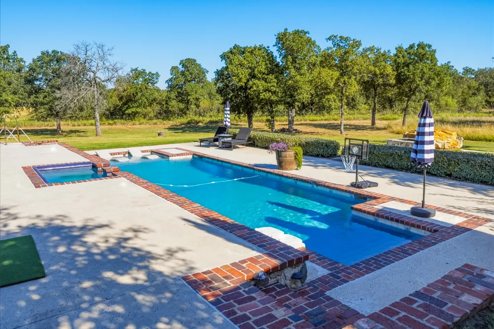 354 Ballpark Way Jacksboro, TX 76458