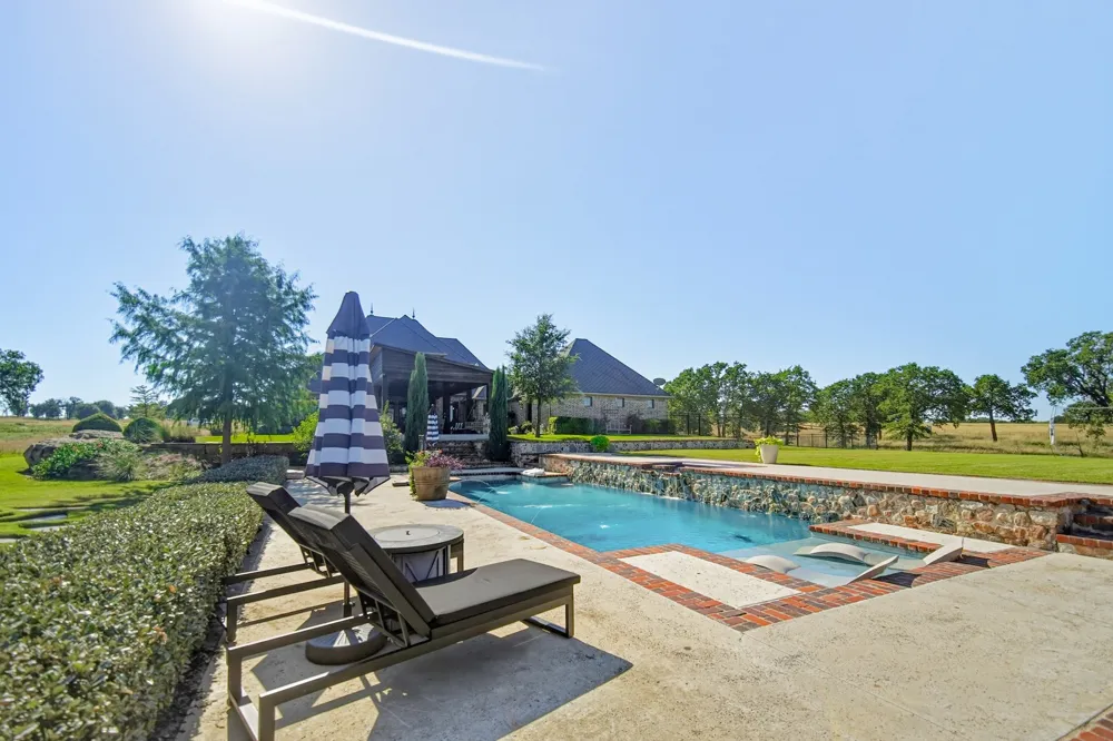 354 Ballpark Way Jacksboro, TX 76458