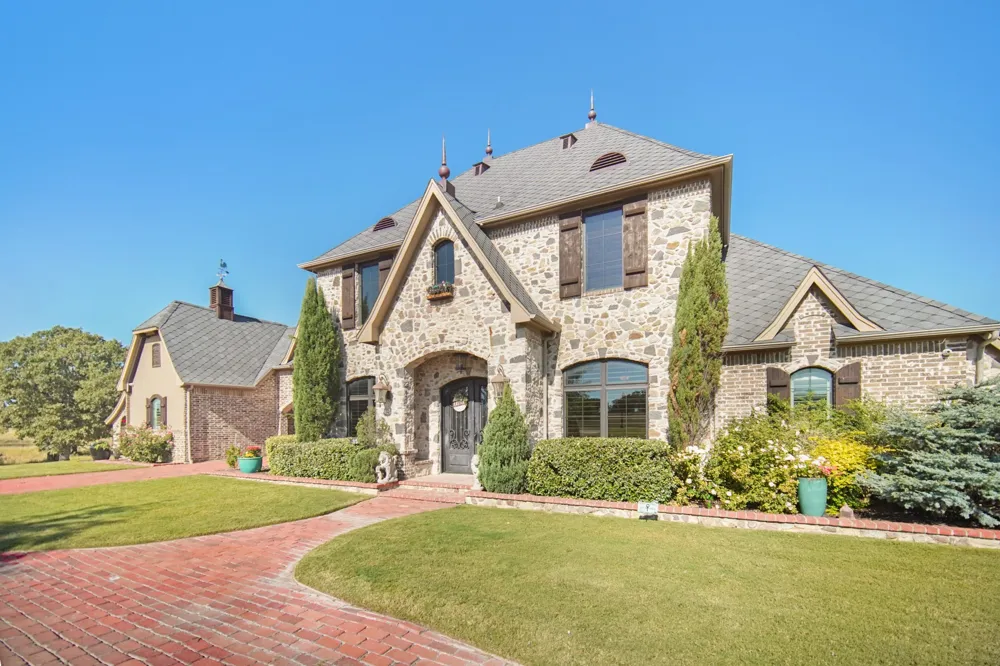 354 Ballpark Way Jacksboro, TX 76458