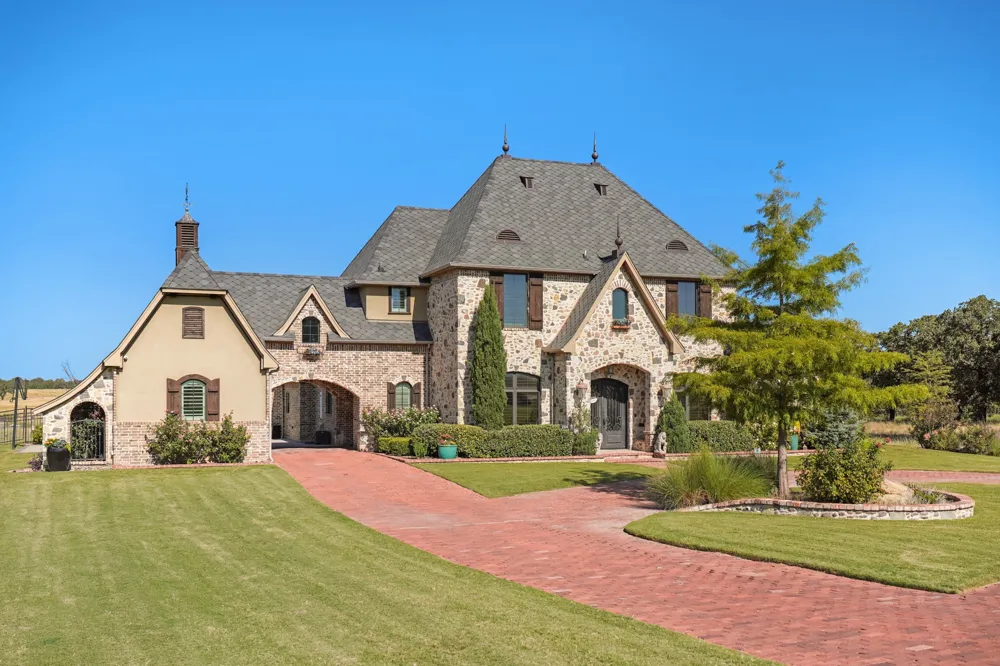 354 Ballpark Way Jacksboro, TX 76458
