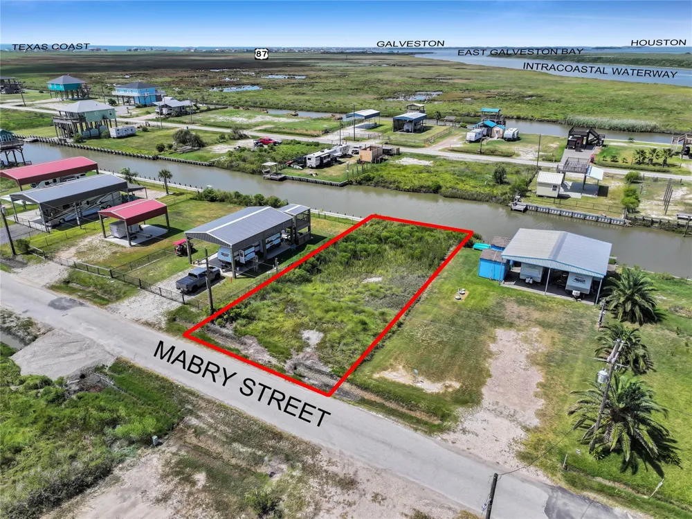 1455 Mabry Street Gilchrist, TX 77617