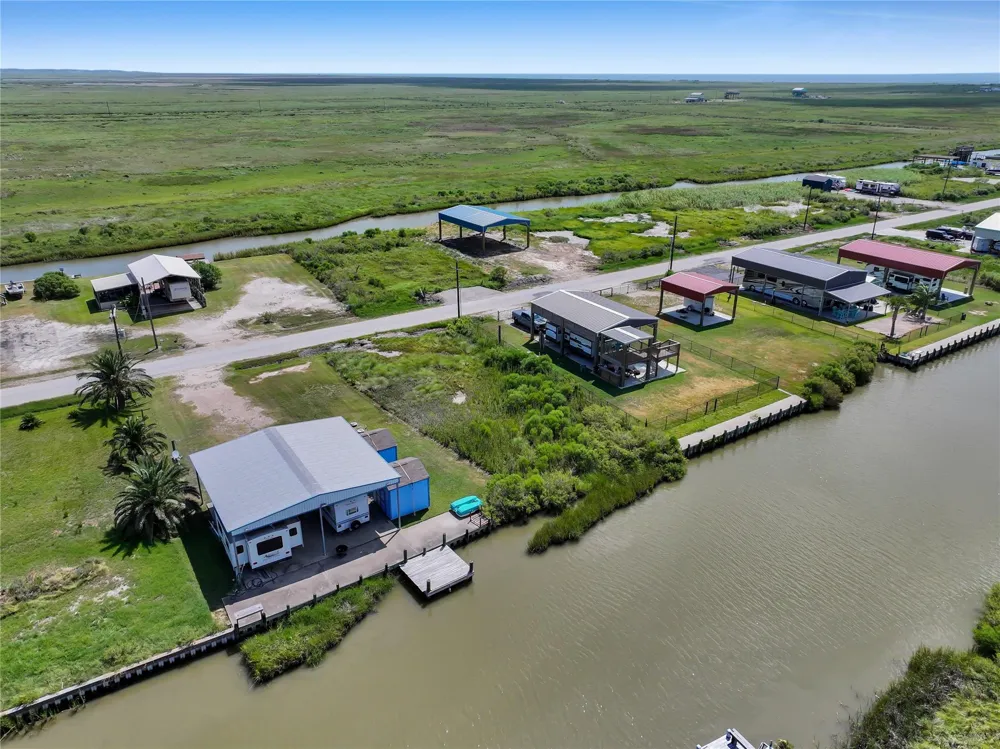 1455 Mabry Street Gilchrist, TX 77617