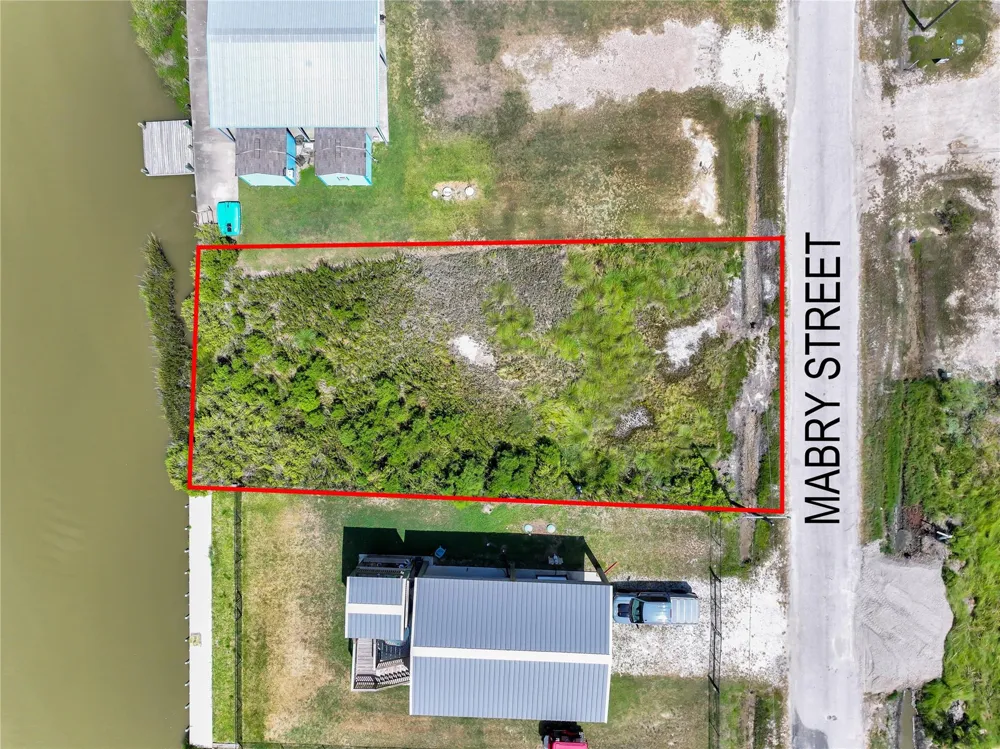 1455 Mabry Street Gilchrist, TX 77617