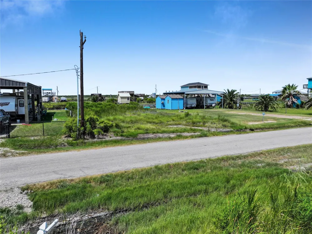 1455 Mabry Street Gilchrist, TX 77617