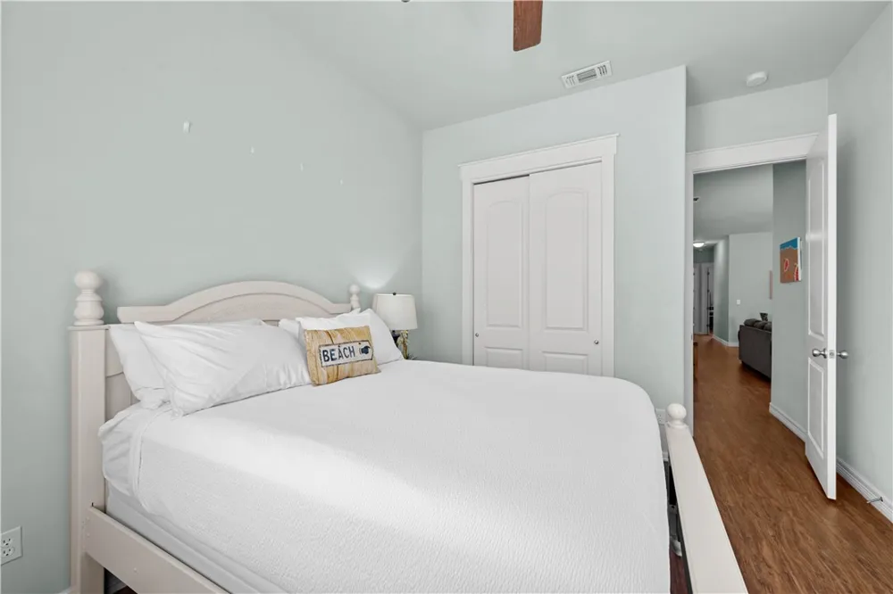 311 Sailhouse Way Rockport, TX 78382