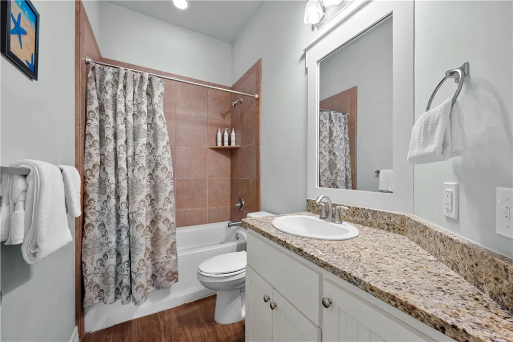 311 Sailhouse Way Rockport, TX 78382