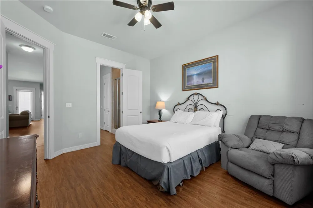311 Sailhouse Way Rockport, TX 78382