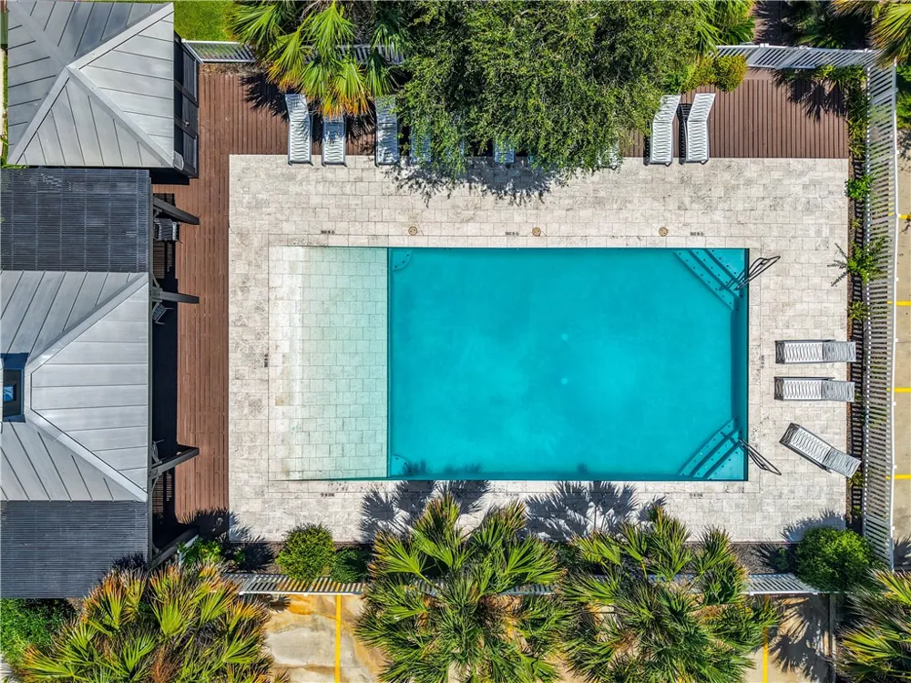 311 Sailhouse Way Rockport, TX 78382