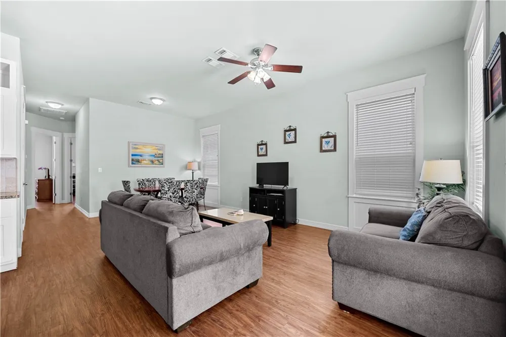 311 Sailhouse Way Rockport, TX 78382