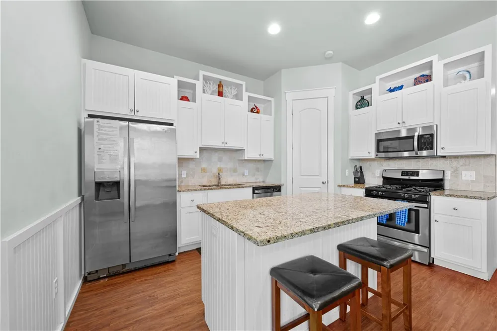 311 Sailhouse Way Rockport, TX 78382