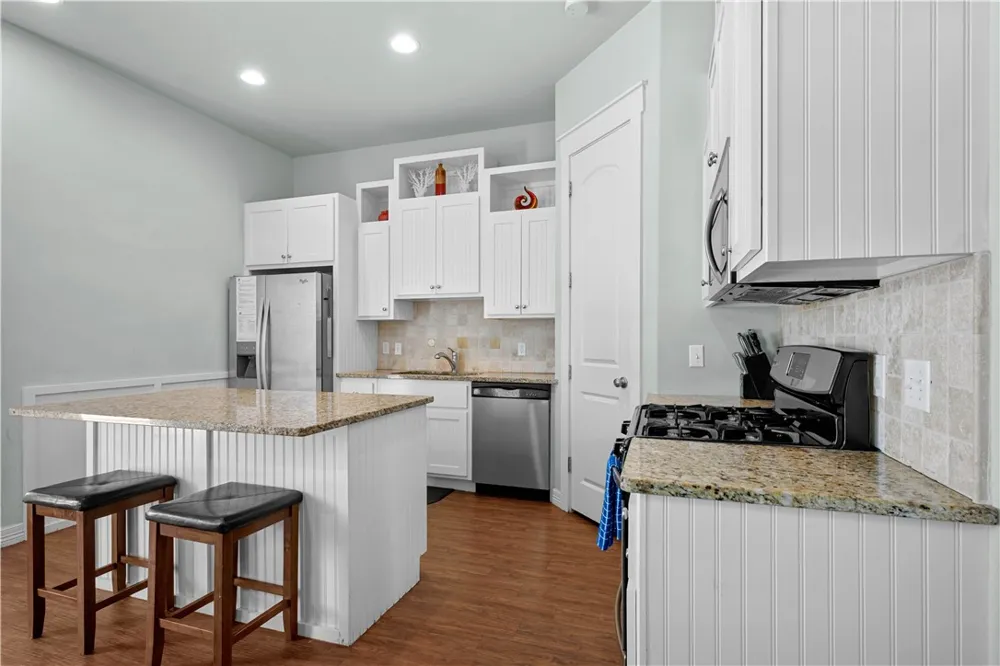 311 Sailhouse Way Rockport, TX 78382