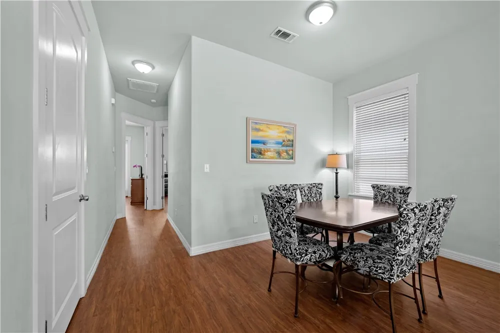 311 Sailhouse Way Rockport, TX 78382
