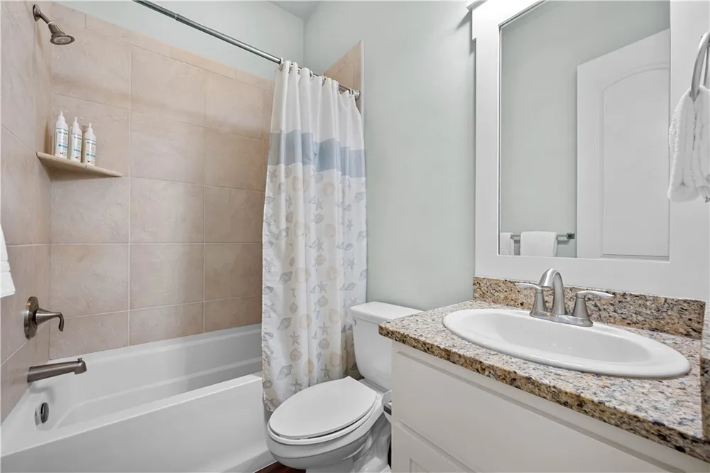 311 Sailhouse Way Rockport, TX 78382