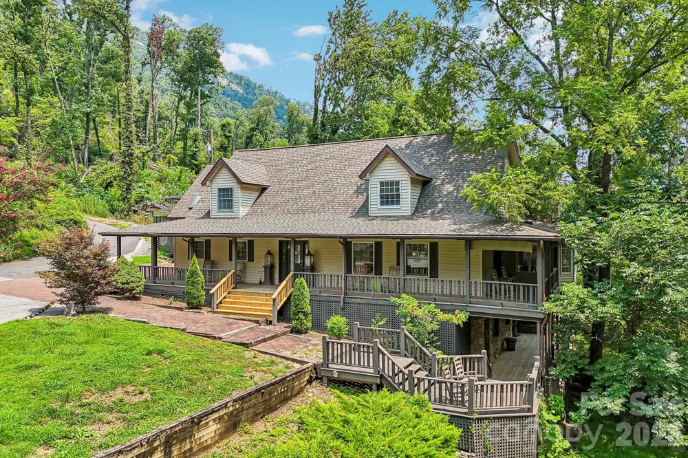 950 Main Street #4 Chimney Rock, NC 28720