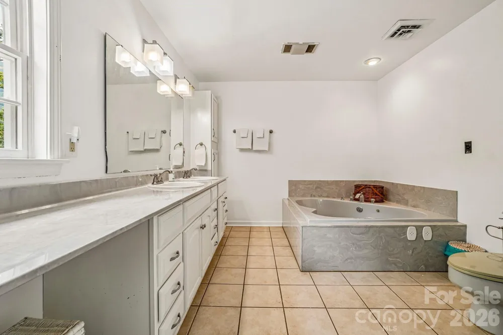 950 Main Street #4 Chimney Rock, NC 28720