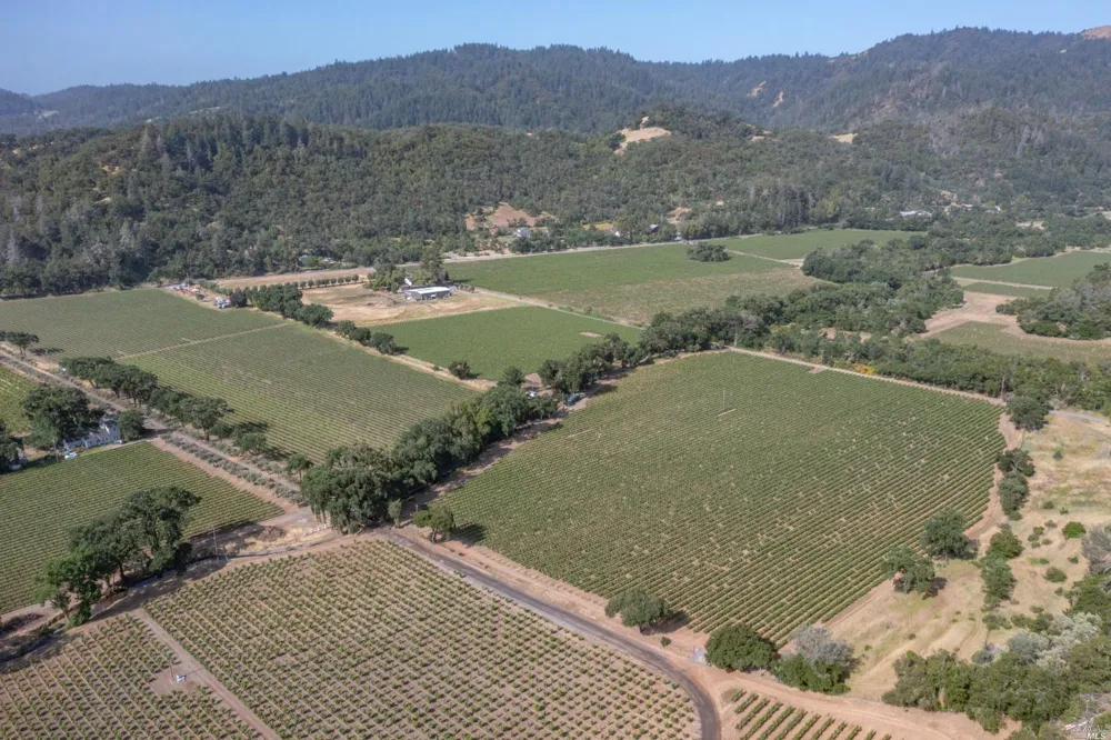 31420 Highway 128 Cloverdale, CA 95425
