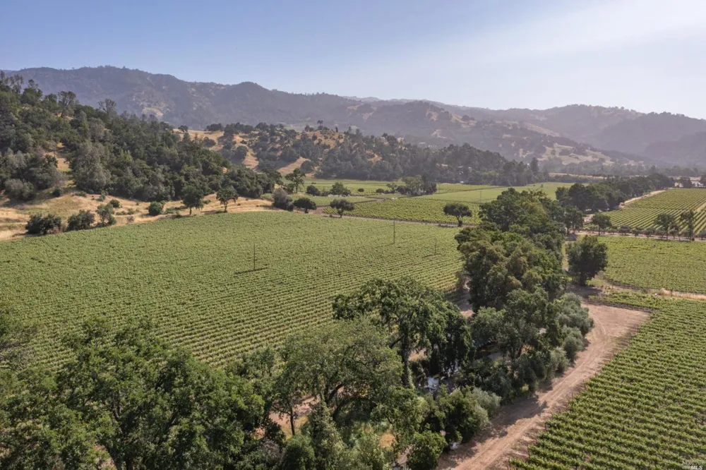 31420 Highway 128 Cloverdale, CA 95425