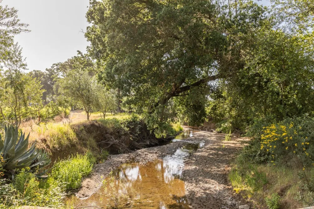 31420 Highway 128 Cloverdale, CA 95425