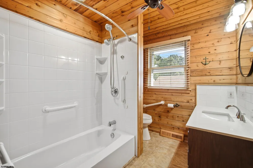 1108 Spring Absecon, NJ 08201