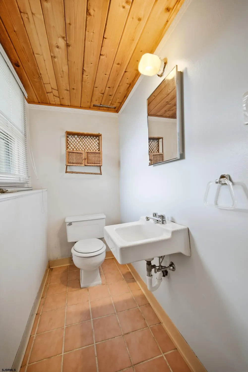 1108 Spring Absecon, NJ 08201