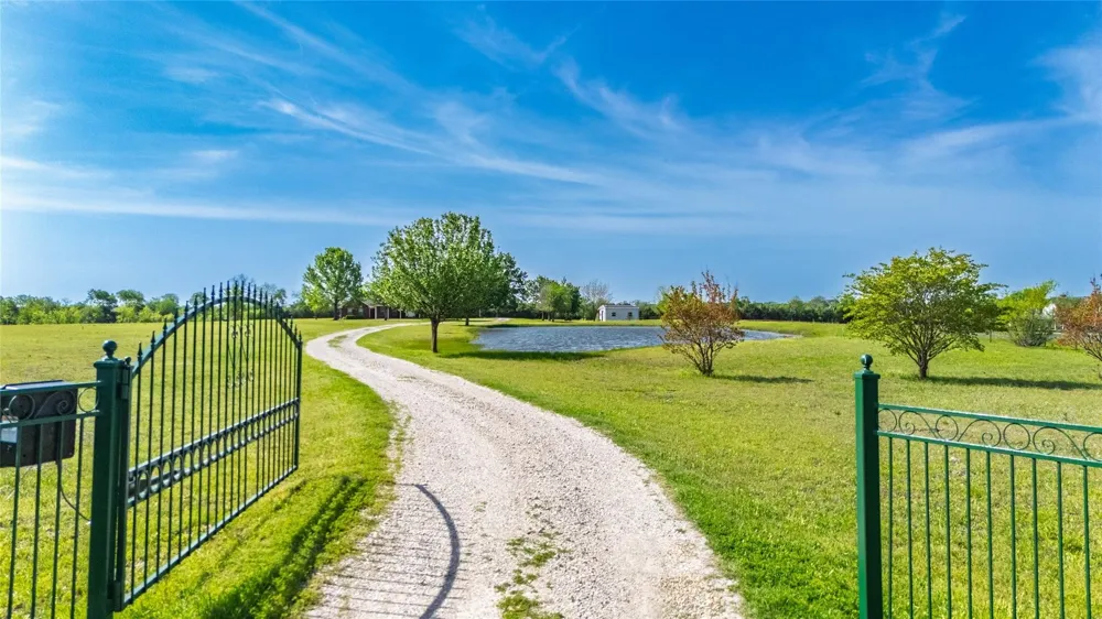 4223 County Road 2727 Caddo Mills, TX 75135