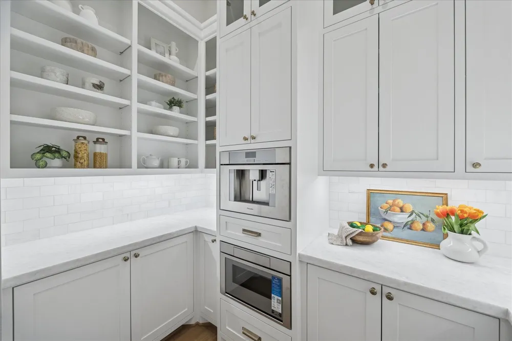 867 W 42nd Street Houston, TX 77018