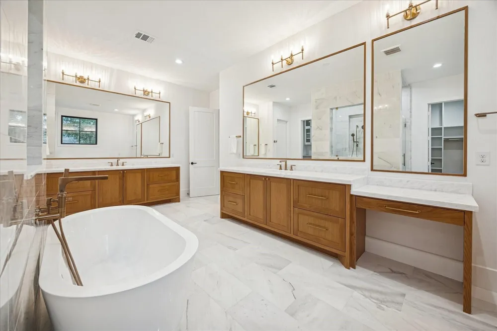 867 W 42nd Street Houston, TX 77018