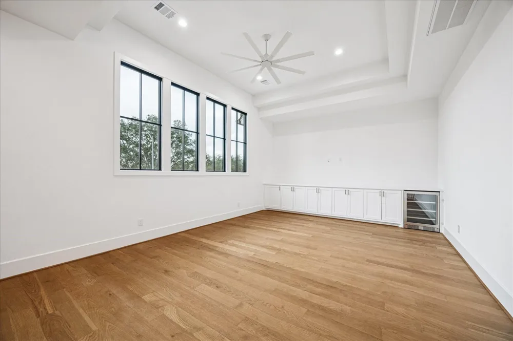 867 W 42nd Street Houston, TX 77018