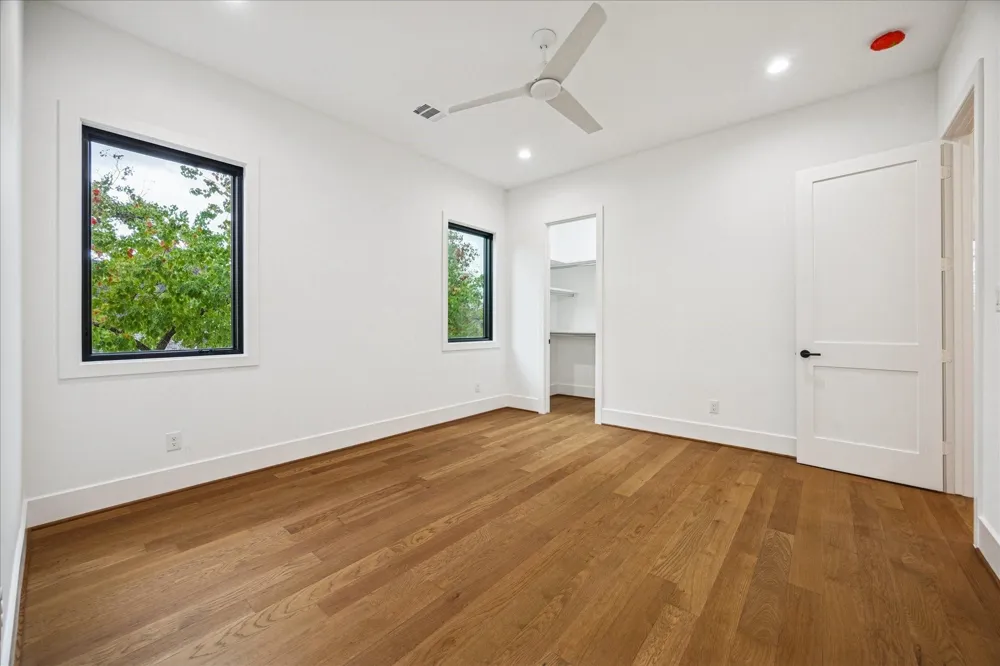 867 W 42nd Street Houston, TX 77018