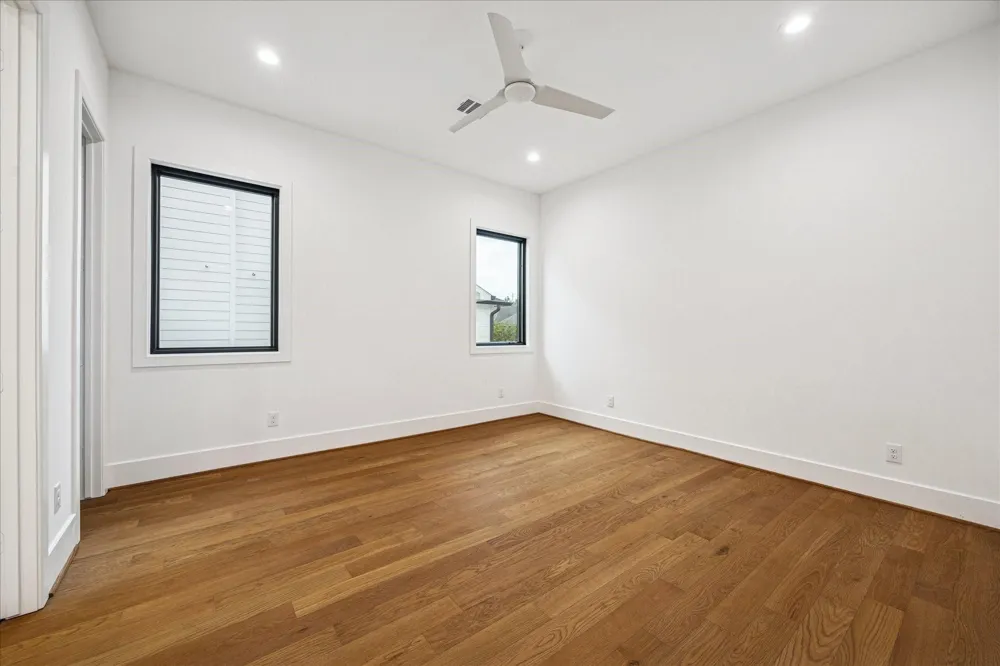 867 W 42nd Street Houston, TX 77018
