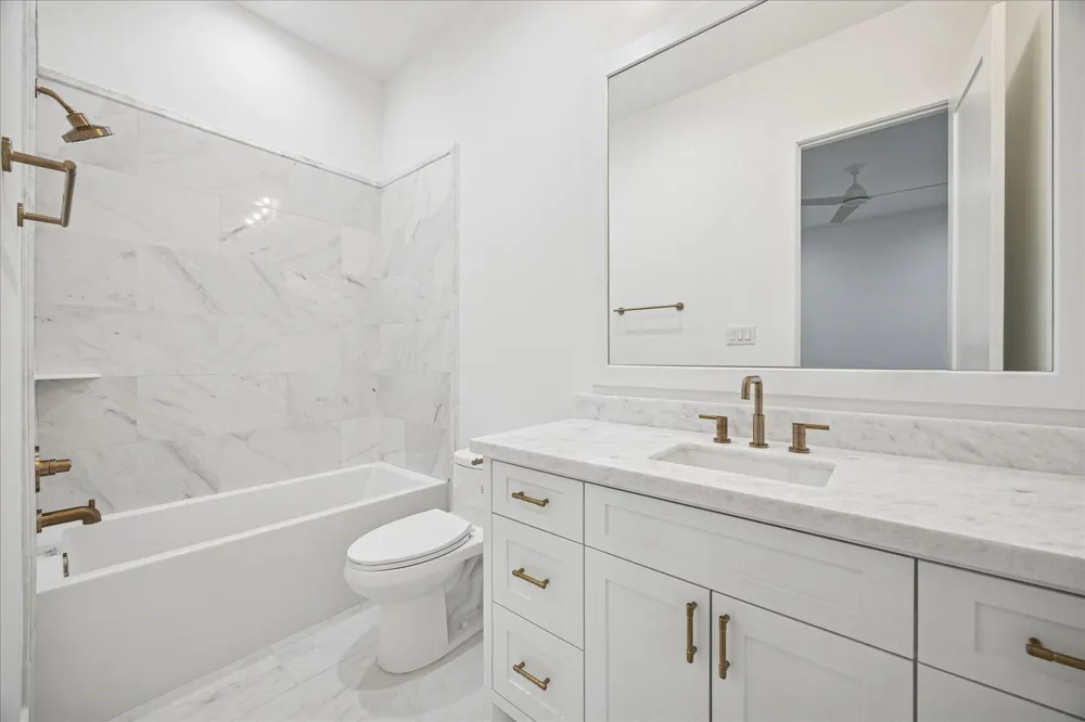 867 W 42nd Street Houston, TX 77018